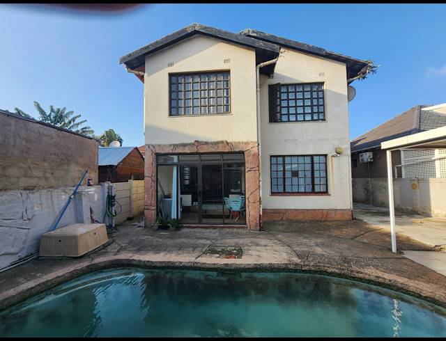 7 BEDROOM SECTIONAL TITLE FOR SALE IN MUSGRAVE